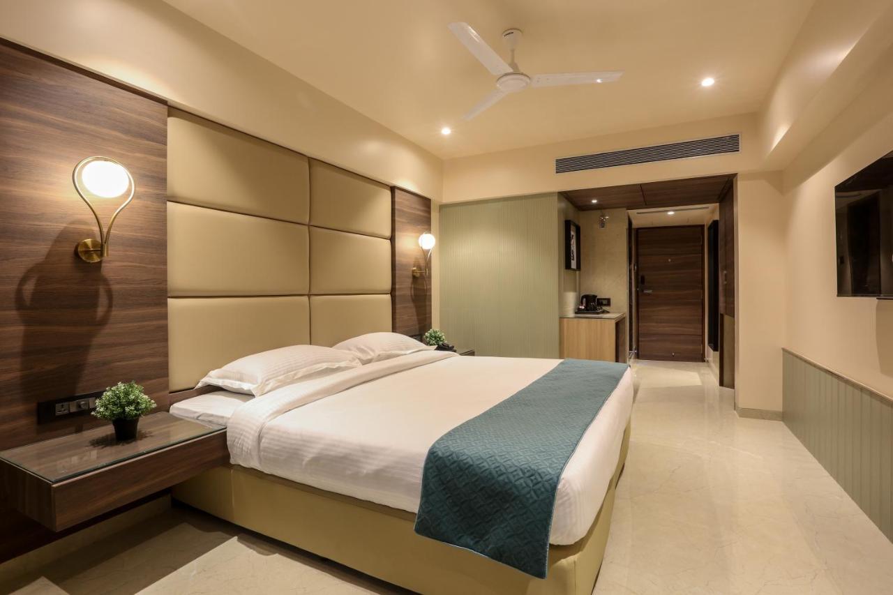 Hotel Corporate Navi Mumbai Exterior foto